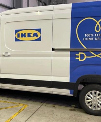 Electric van with IKEA and DX branding